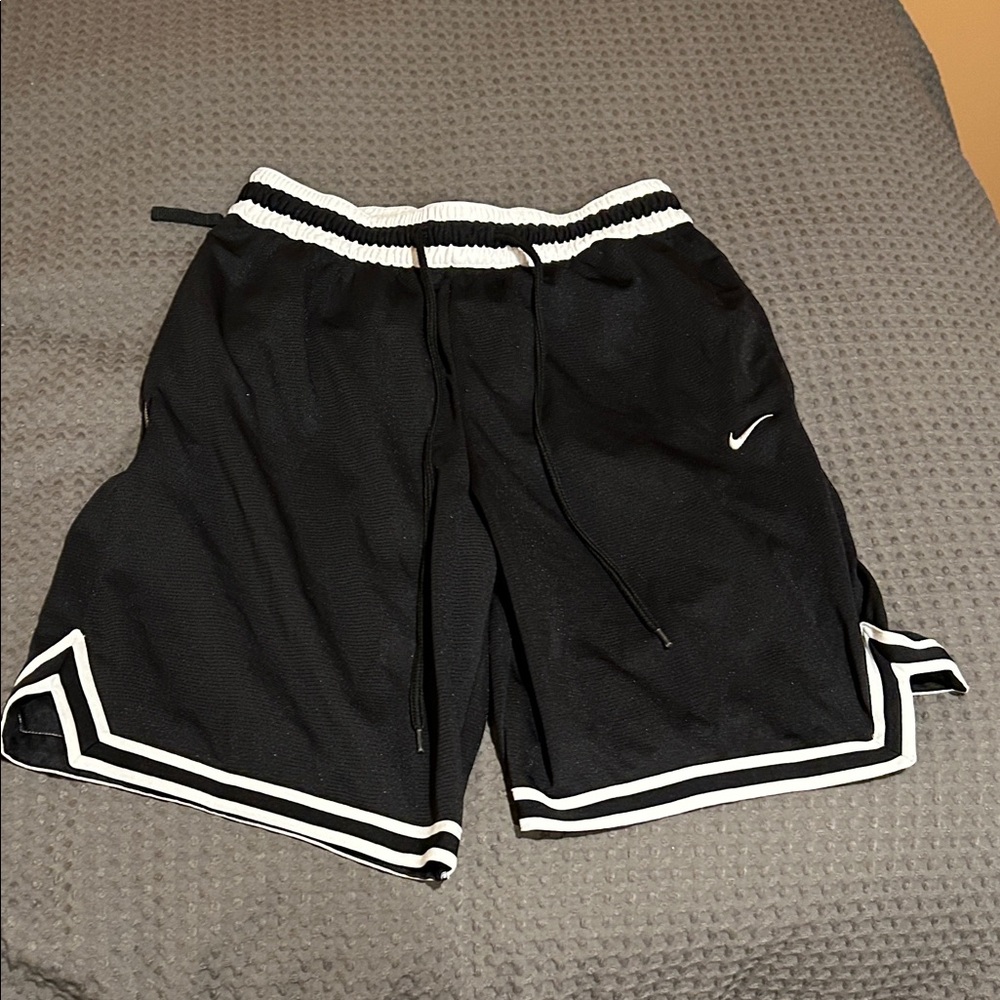 Nike Men's Black and White Athletic Shorts
